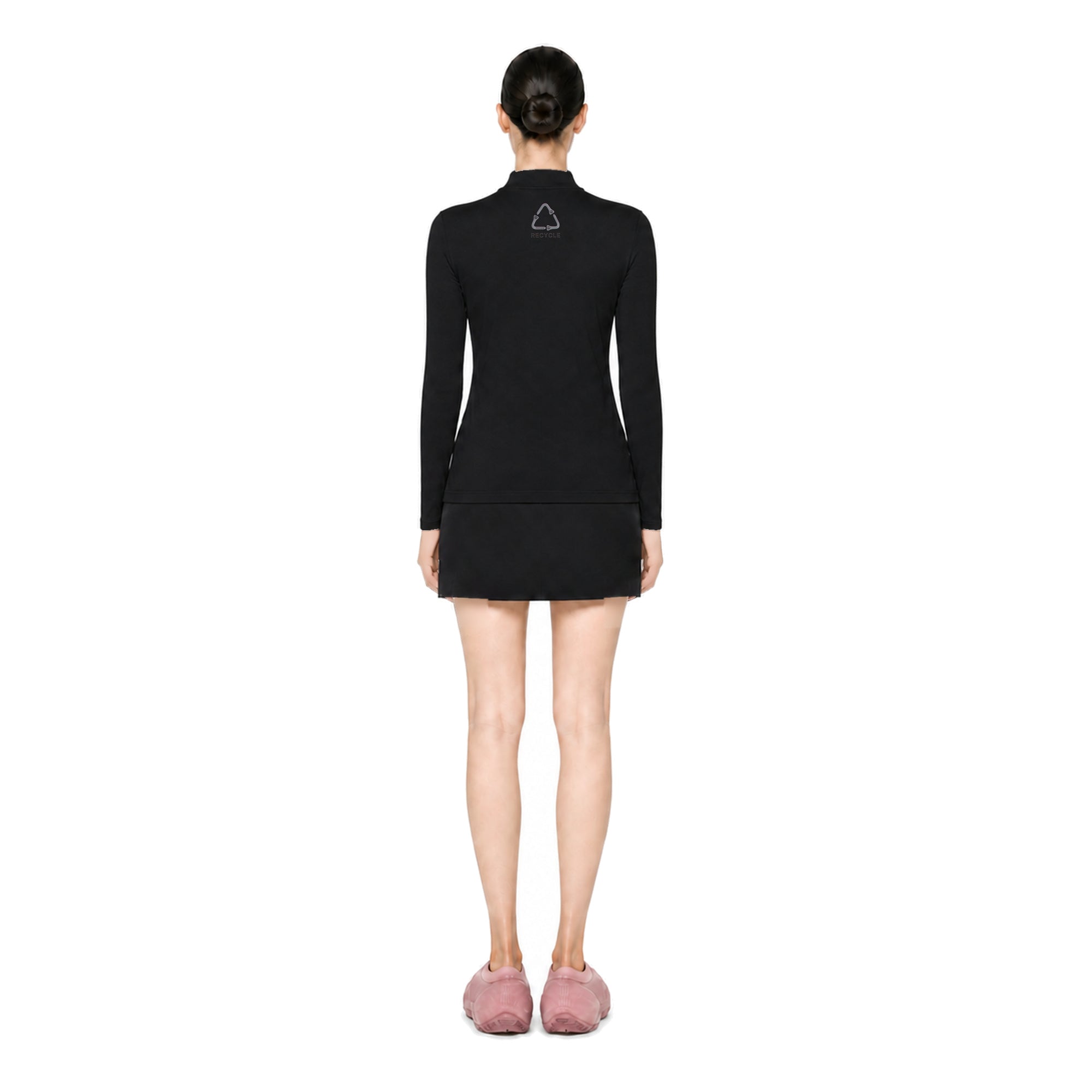 monzee モックネックロング- ブラック AIモデル着用 背面｜身長170cm・着用サイズL