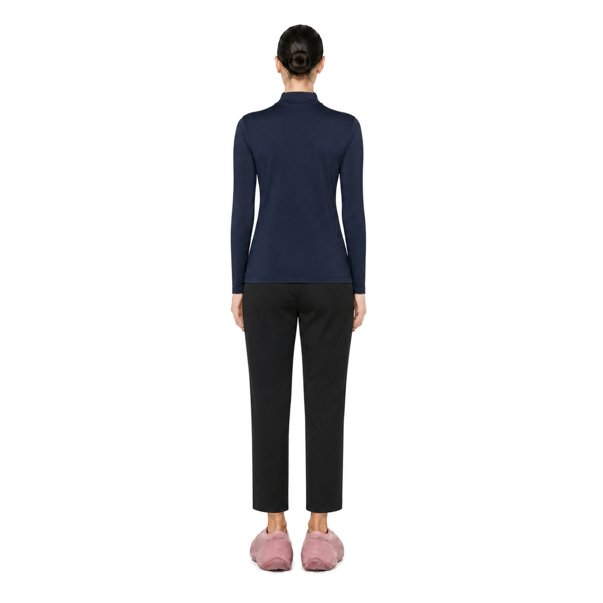 monzee ジップロングスリーブ ネイビー AIモデル着用 背面｜身長170cm・着用サイズM