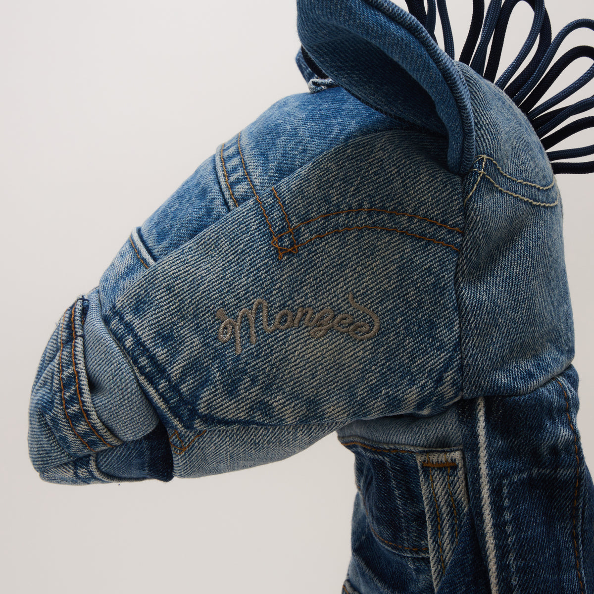 MR261661-R7150